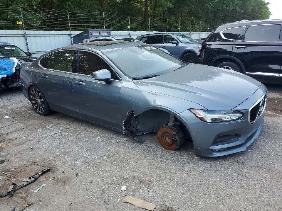 2018 VOLVO S90 T5 MOMENTUM  