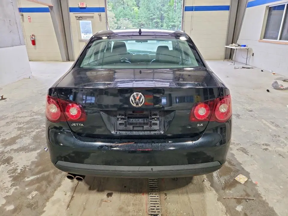 2010 VOLKSWAGEN JETTA LIMITED  