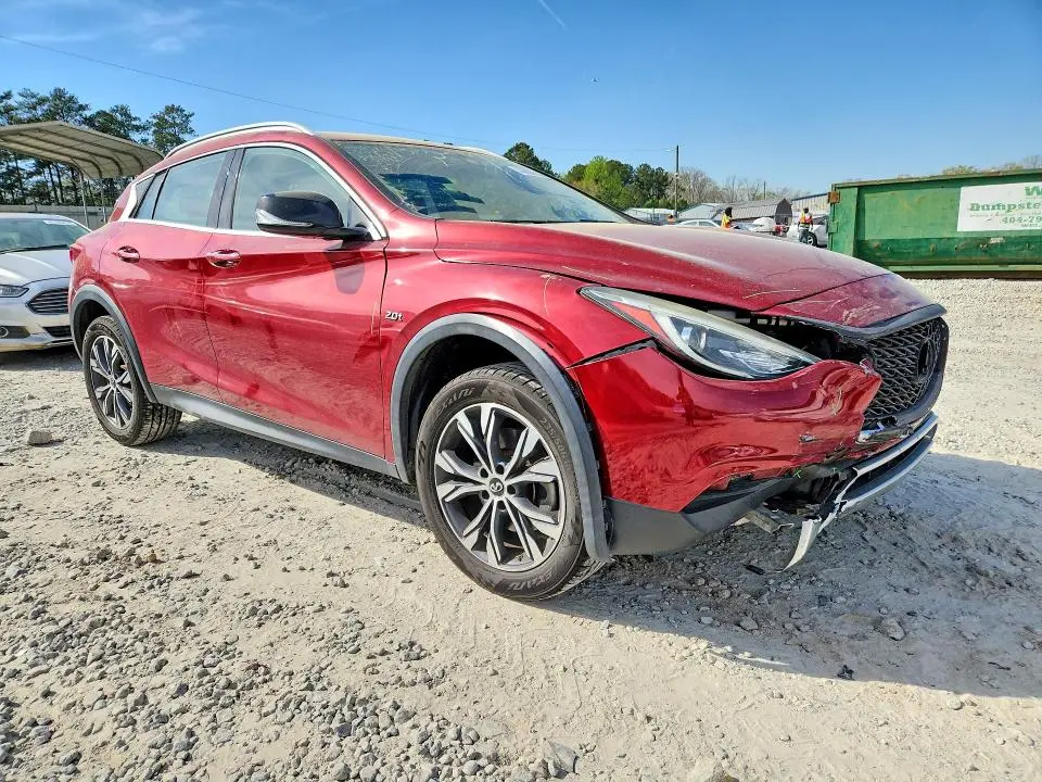 2017 INFINITI QX30 LUXURY  