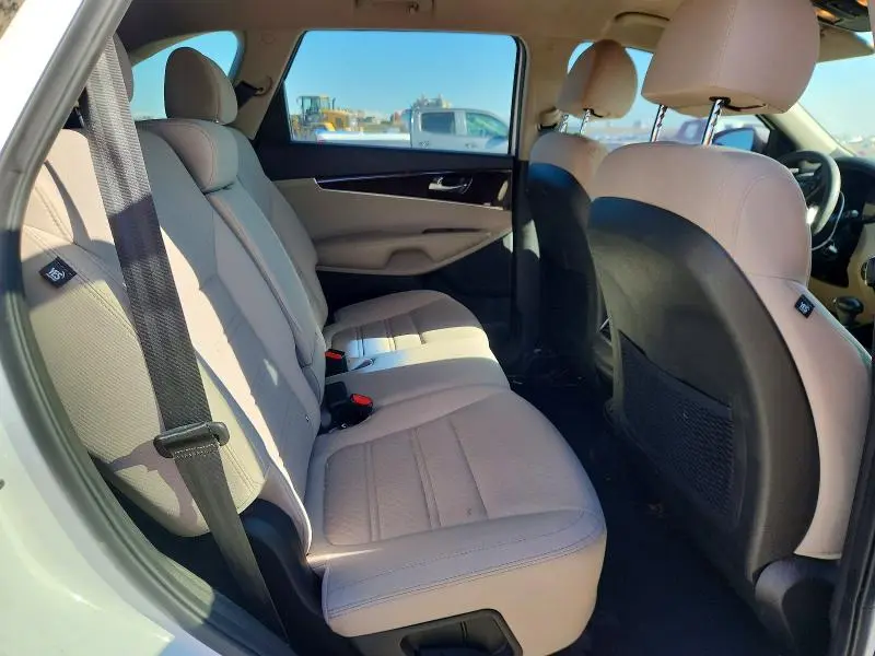 2018 KIA SORENTO LX  