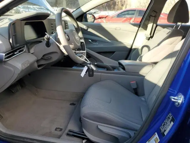 2025 HYUNDAI ELANTRA SE  