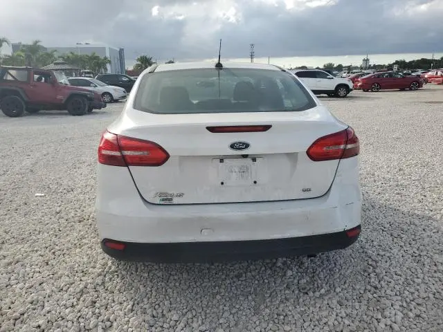 2017 FORD FOCUS SE  