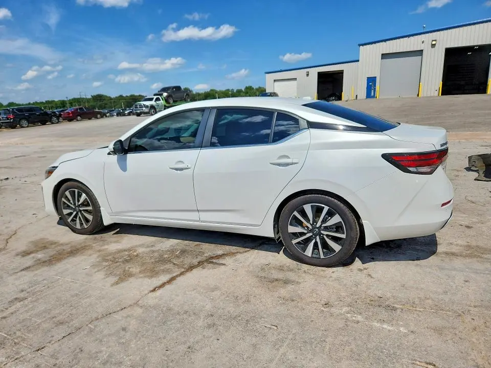 2025 NISSAN SENTRA SV  