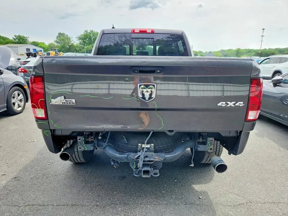 2018 RAM 1500 SLT  