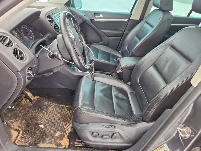 2013 VOLKSWAGEN TIGUAN S  