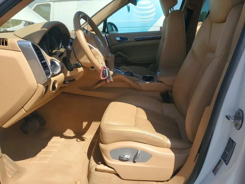 2013 PORSCHE CAYENNE   