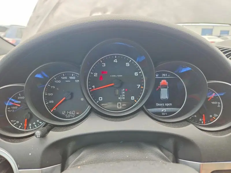 2016 PORSCHE CAYENNE   