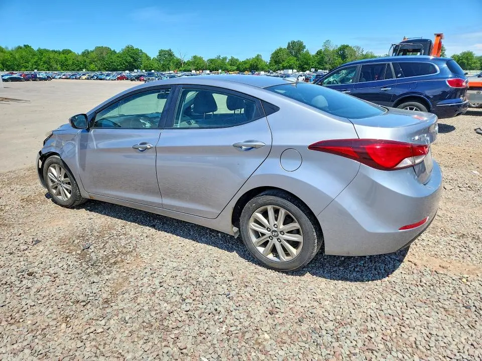 2015 HYUNDAI ELANTRA SE  