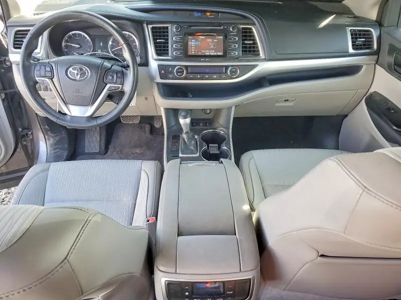 2015 TOYOTA HIGHLANDER LE  