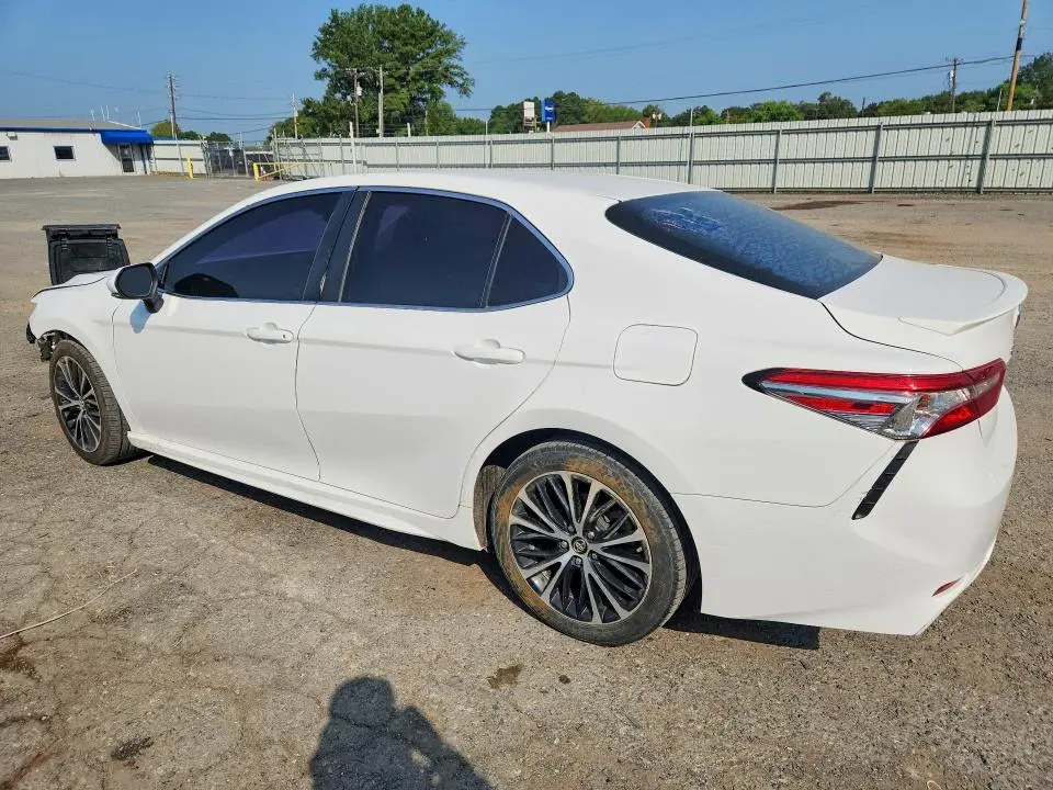 2018 TOYOTA CAMRY SE  