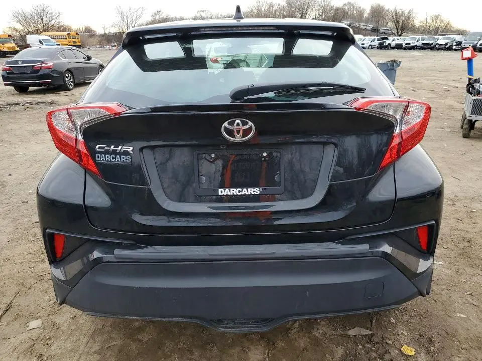 2021 TOYOTA C-HR LE  