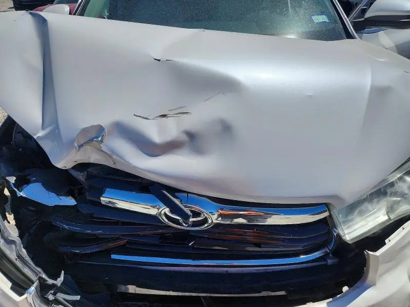 2016 TOYOTA HIGHLANDER LE PLUS  