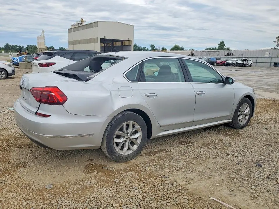 2017 VOLKSWAGEN PASSAT S  