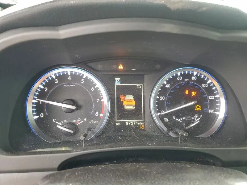 2017 TOYOTA HIGHLANDER SE  