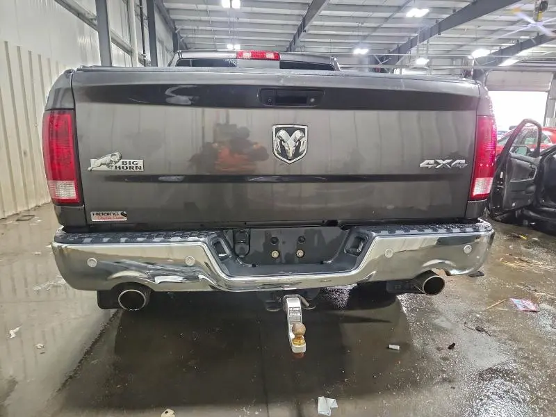2016 RAM 1500 SLT  