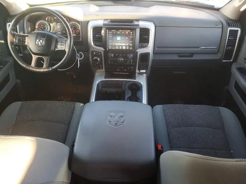 2017 RAM 1500 SLT  