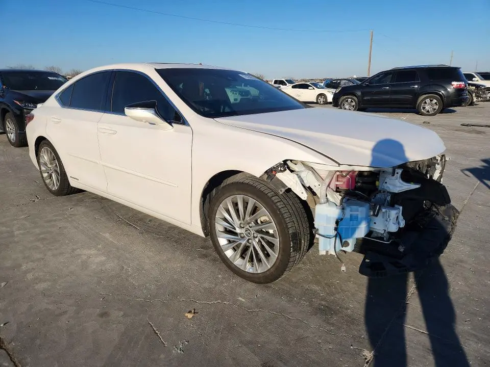 2022 LEXUS ES 300H ULTRA LUXURY  