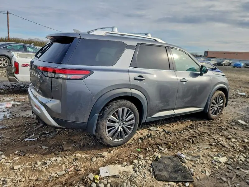 2022 NISSAN PATHFINDER SL  