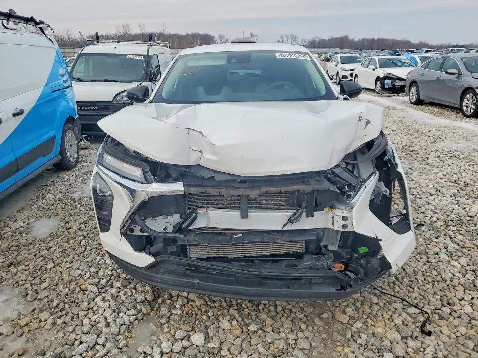 2025 CHEVROLET TRAX LS  