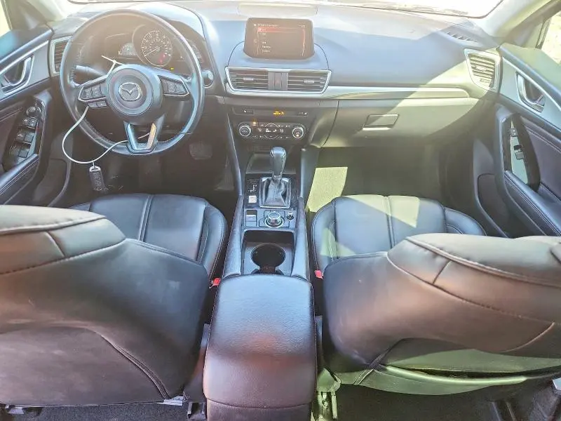 2017 MAZDA 3 TOURING  