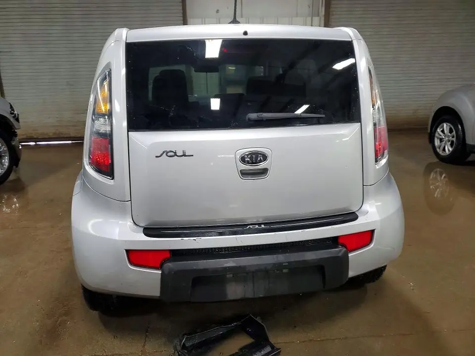 2011 KIA SOUL +  