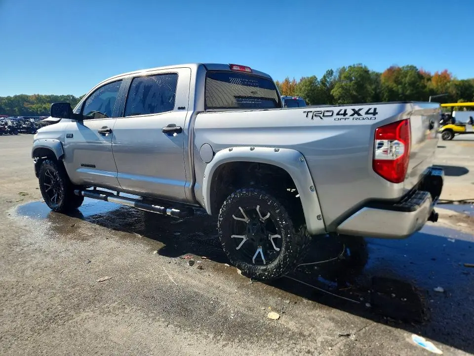 2017 TOYOTA TUNDRA SR5  