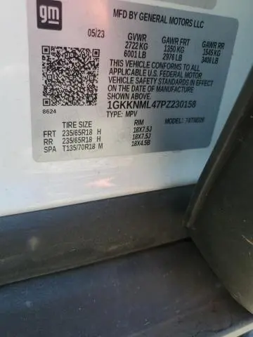 2023 GMC ACADIA SLT  