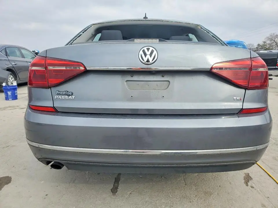 2017 VOLKSWAGEN PASSAT S  