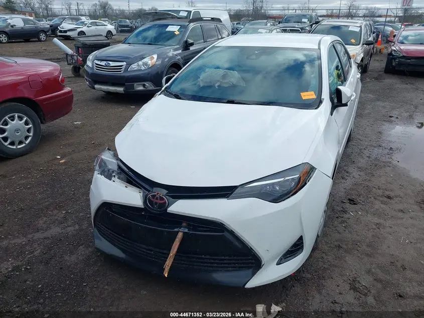 2018 TOYOTA COROLLA LE