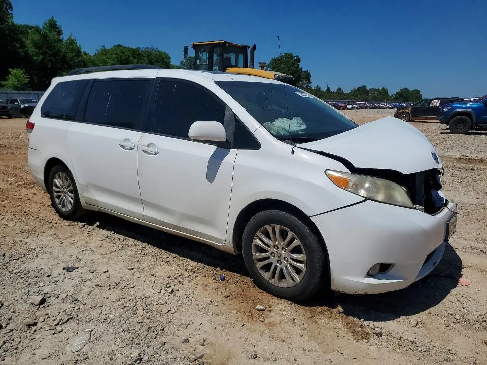 2012 TOYOTA SIENNA XLE 8-PASSENGER  