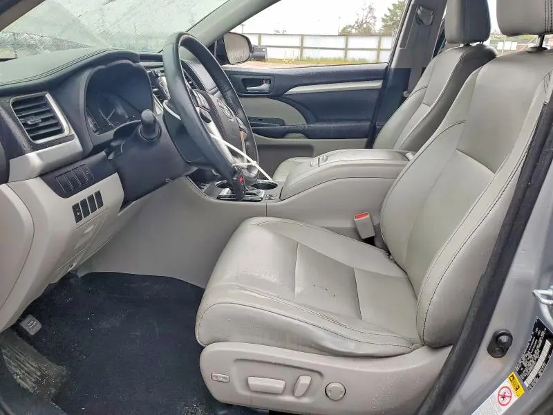 2016 TOYOTA HIGHLANDER XLE  