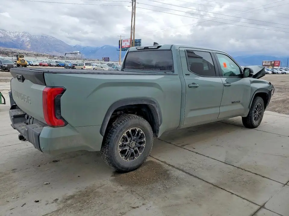 2025 TOYOTA TUNDRA CREWMAX SR5  