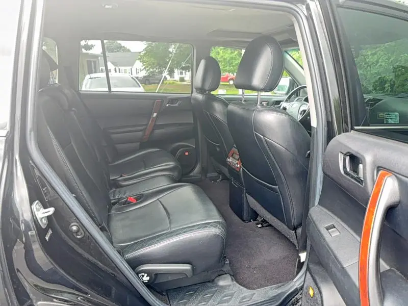 2011 TOYOTA HIGHLANDER LIMITED  