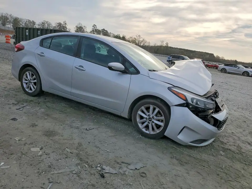 2017 KIA FORTE LX  