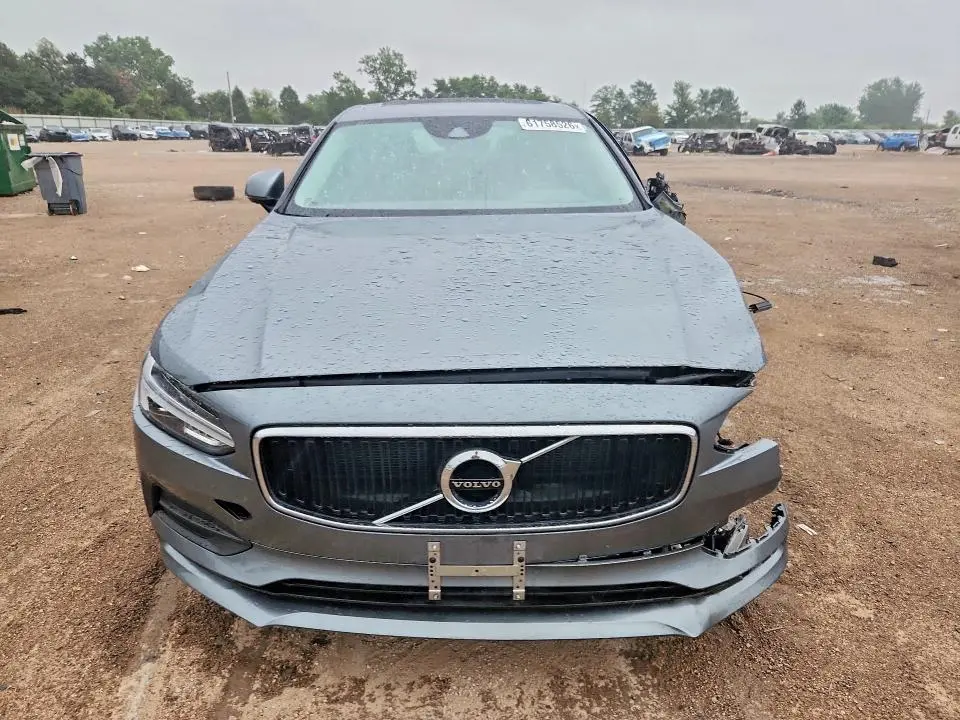 2018 VOLVO S90 T5 MOMENTUM  