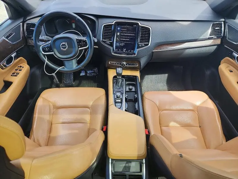 2016 VOLVO XC90 T6  
