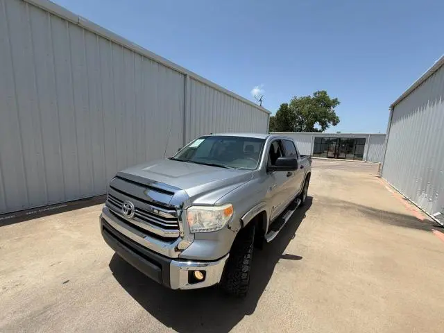 2017 TOYOTA TUNDRA SR5  