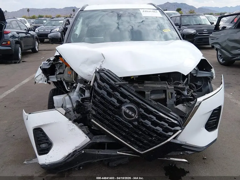 2024 NISSAN KICKS SR XTRONIC CVT