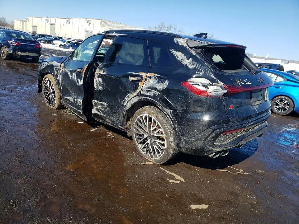 2025 AUDI SQ5 PRESTIGE  