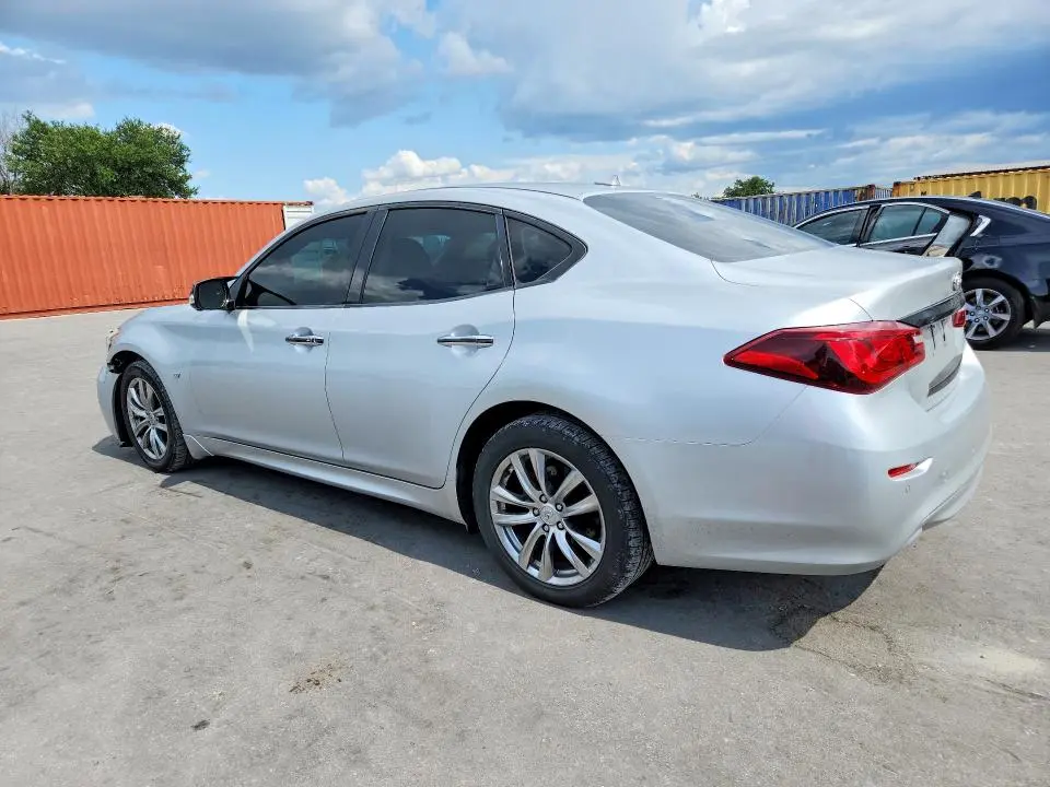 2015 INFINITI Q70 3.7  