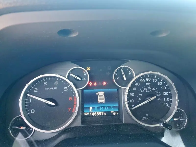 2015 TOYOTA TUNDRA CREWMAX SR5  