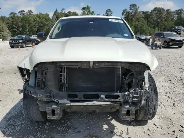 2016 RAM 1500 SLT  