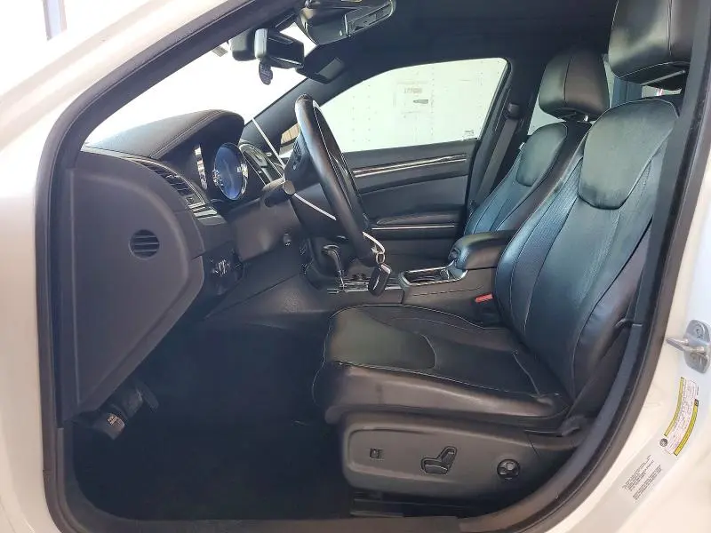 2011 CHRYSLER 300C   