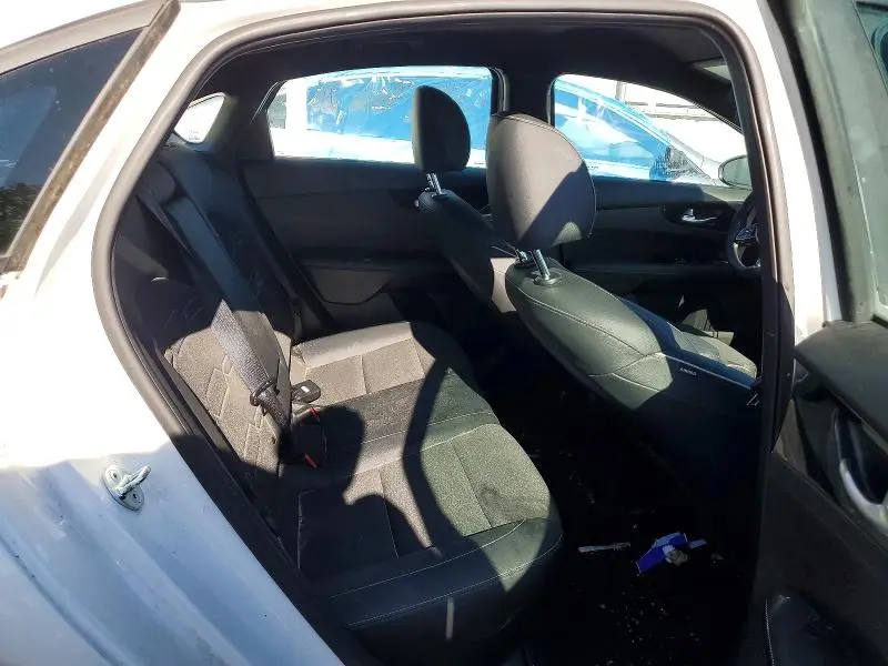 2023 KIA FORTE GT LINE  