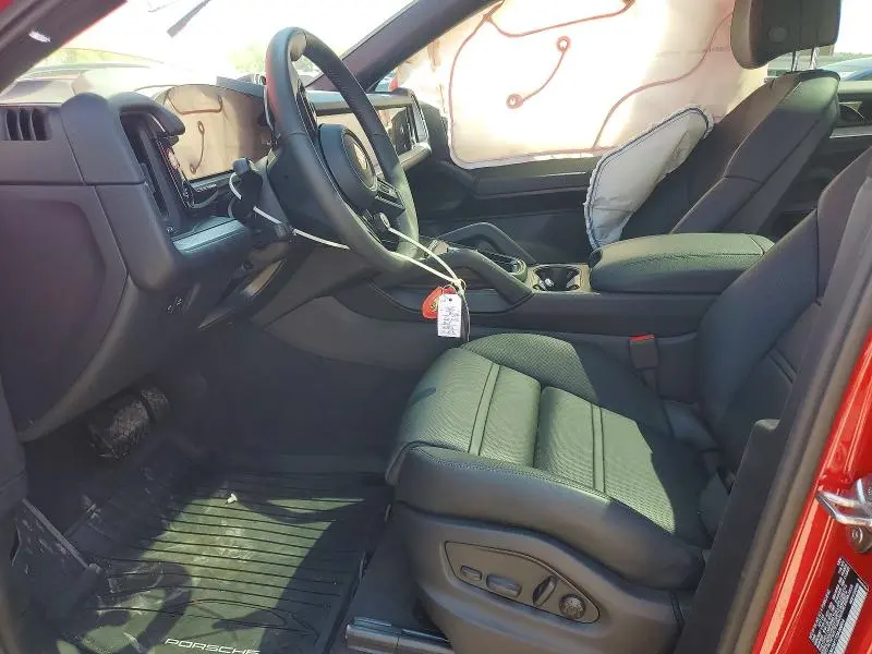 2026 PORSCHE CAYENNE COUPE  