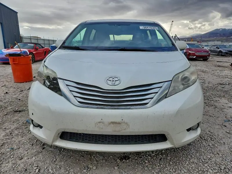 2012 TOYOTA SIENNA XLE  