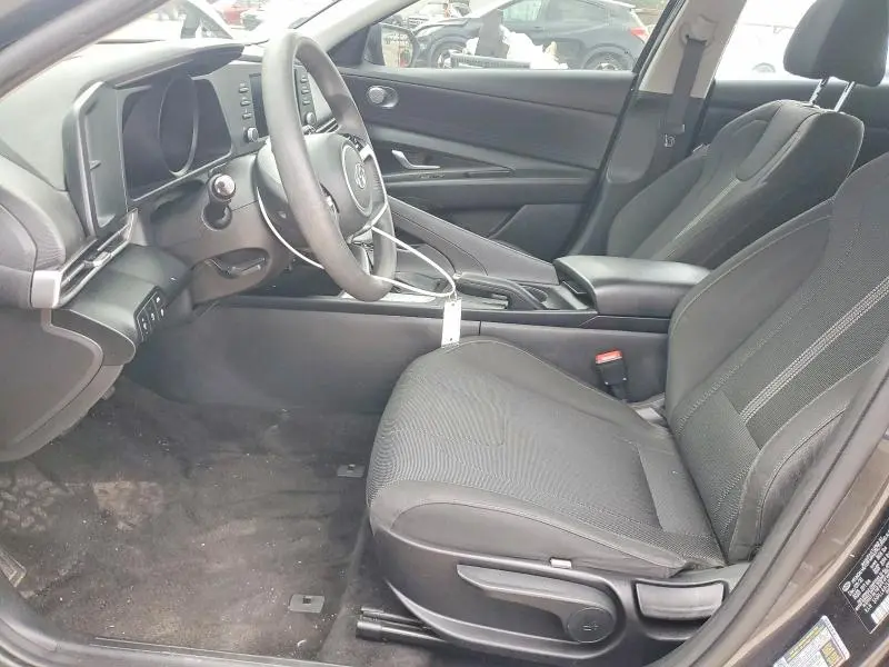 2021 HYUNDAI ELANTRA SE  