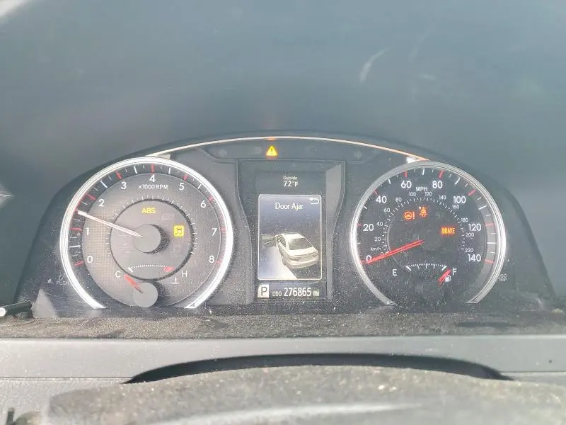 2016 TOYOTA CAMRY SE  