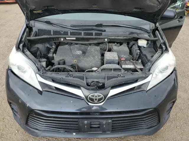 2018 TOYOTA SIENNA LE  