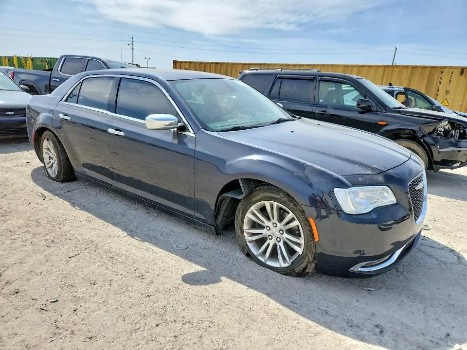 2017 CHRYSLER 300C   
